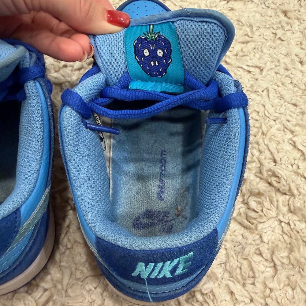 Nike SB Dunk Low “Blue Raspberry” - Picture 5 of 7
